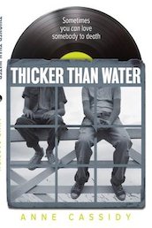 Barrington Stoke Teen: Thicker Than Water