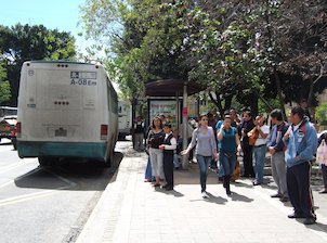 Parada de colectivo, parada de autobús, Parada de bus, Parada de ómnibus, Parada de micro, Parada de guagua (México)