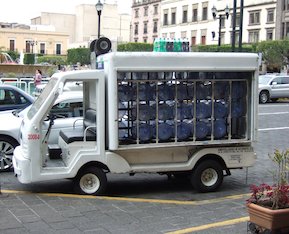 Camión de reparto, camión de entrega de mercadería (México)
