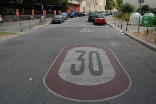 (die) Straße, (das) Tempolimit