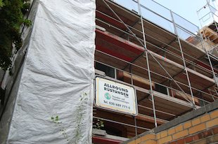 (die) Baustelle, (das) Gerüst, (die) Plane