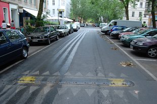 (die) Straße, (die) Vekehrsberuhigungsmaßnahme