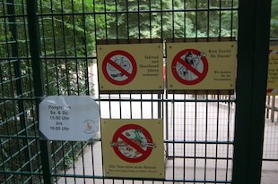 (der) Zooeingang, (das) Schild