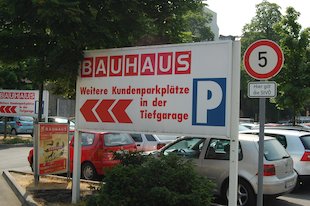(der) Parkplatz