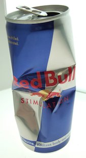 Lata abollada de Red Bull