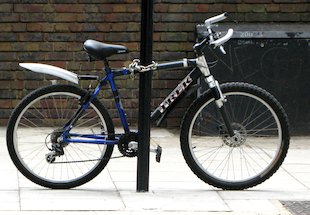 Bicicleta encadenada