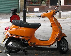 Ciclomotor naranja, motocicleta naranja