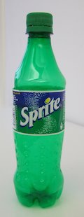 (die) Limonadenflasche, Sprit, kohlensäurehaltiges Getränk