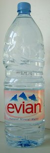 (die) Flasche, (der) Kunststoff, (das) Plastik, (das) Trinkwasser
