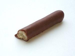 halb gegessener Schokoladen-Keks