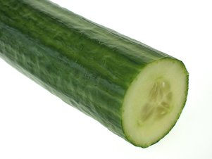 (die) Gurke, grün, geschnitten