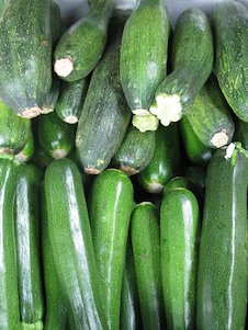 (die) Zucchini, grün