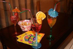 bunte Cocktailgläser Party