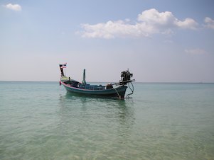 (das) Boot, Wasser
